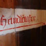 Altes Hinweisschild